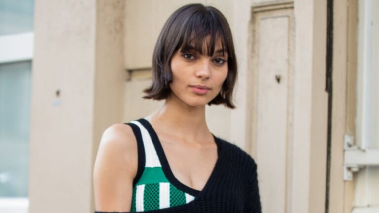 12 Easy Hairstyles for Short Hair That Will Keep You Cool All Summer Long